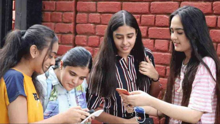 सीबीएसई कक्षा 12 बोर्ड परीक्षा 2021 रद्द: बिग अपडेट छात्रों को पता होना चाहिए|