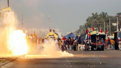 यूपी: कृषि कानूनों का विरोध शुरू, राकेश टिकैट ने बंधवाई काली पगड़ी, केंद्र सरकार का पुतला जलाकर नाराजगी जताएंगे किसान