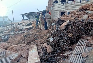 वाराणसी में हादसा: काशी विश्वनाथ कॉरिडोर में जर्जर मकान गिरा, दो मजदूरों की मौत, सात घायल