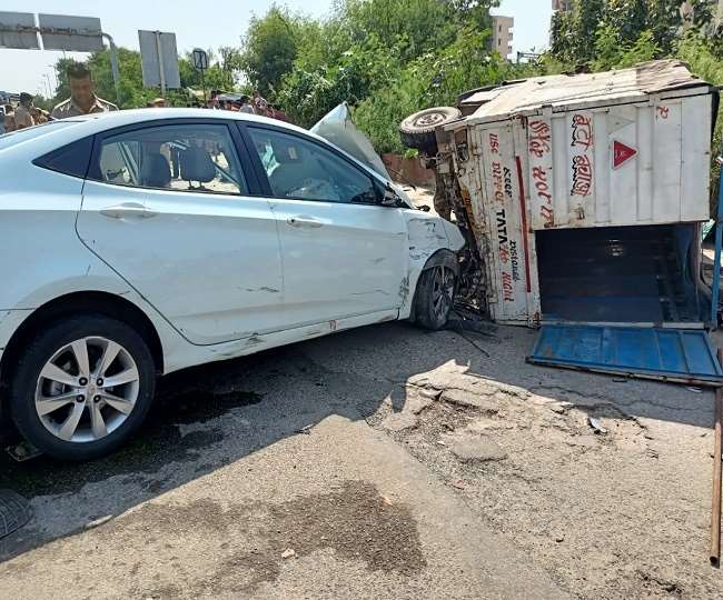 Delhi-Accident-News-Uncontrollable-car-driver-crushed-many-people-near-Akshardham